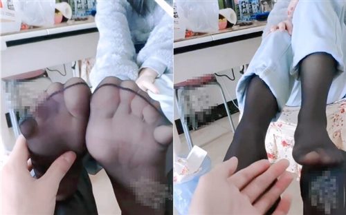 64043-粉粉嫩嫩的小菊花被操成爸爸大鸡巴的形状 紧致爽滑的屁眼让人上头小母狗挑战三洞齐开.jpg